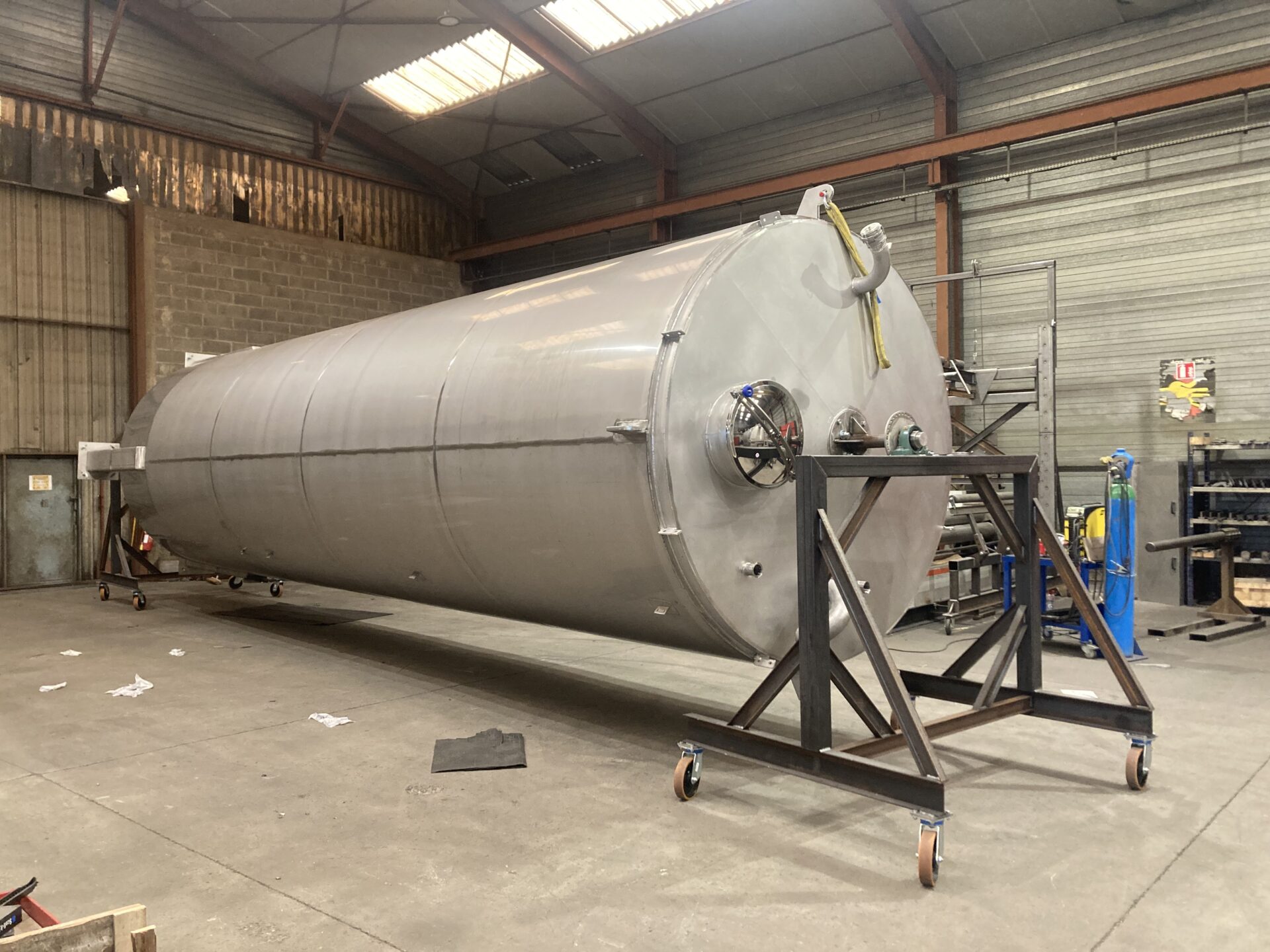 Smio Metallerie Fougeres CUVE INOX GRANDE CAPACITE