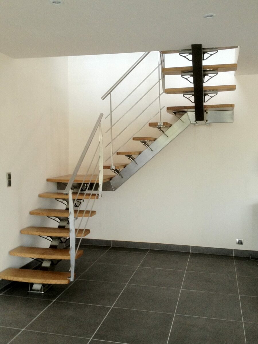 Smio Metallerie Fougeres ESCALIER INOX BROSSE