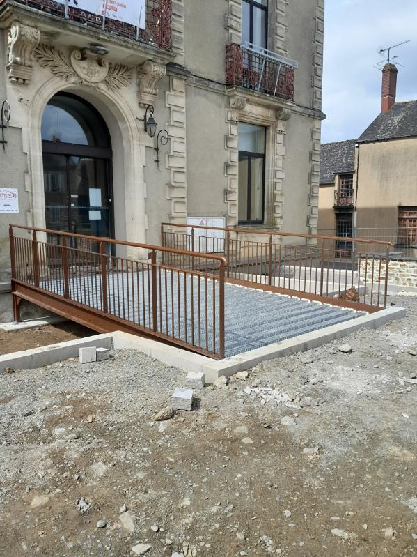 Smio Metallerie Fougeres PASSERELLE METALLIQUE POSEE 2